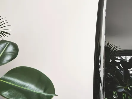 Specchio con cornice in vetro Colette di Calligaris