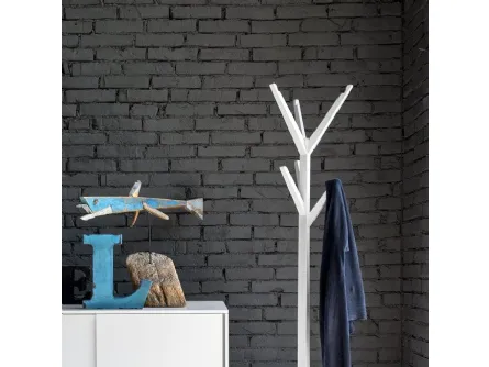 Appendiabilti dalla struttura in legno massello Memorabilia di Calligaris