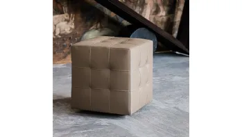 Pouf Bob su ruote imbottito e rivestito in pelle con lavorazione capitonné di Cattelan Italia