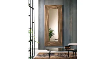 Specchio Diamond con cornice in ottone spazzolato di Riflessi