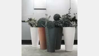 Vaso Cono Metallic di Adriani e Rossi