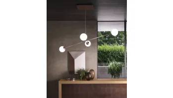 Lampada a sospensione Meridian S4 in metallo con 4 globi in vetro bianco satinato di Riflessi