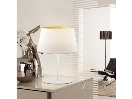 Lampada con paralume esterno bianco e interno oro Willer di Adriani e Rossi