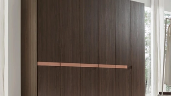 Armadio con anta battente Wrap di Maronese