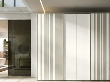 Armadio con ante battenti Amalfi di Pianca in laccato opaco con vano home office interno