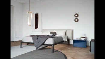 Comodino in laccato lucido Easy System di Novamobili