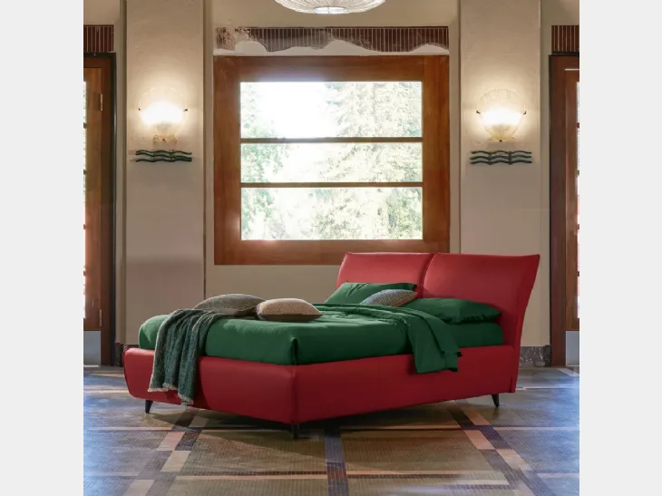 Letto imbottito Edward rivestito in pelle di Dorelan Letti