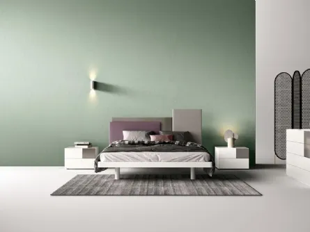 Letto matrimoniale E02 Mondrian Pad e Alfa con testiera asimmetrica rivestita in tessuto di Mercantini