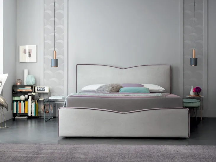 Letto in tessuto con bordo in contrasto con testiera dal design raffinato Megan di Felis