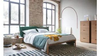 Letto in tessuto con testiera Park di Novamobili