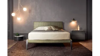 Letto in tessuto con testiera trapuntata Spillo di Pianca