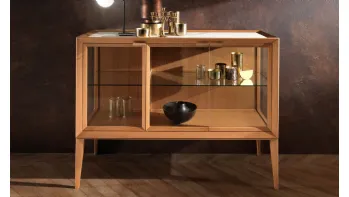 Madia Medea Vetrina con struttura in legno di Rovere tinto miele di Riflessi