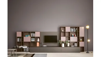 Parete attrezzata con libreria Wall 12 01 in laccato opaco e legno di Novamobili