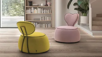 Poltroncine Love e Story in tessuto con maniglia e rotelle a scomparsa per essere facilmente spostate di Felis