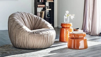 Poltrona imbottita Peggy Turn di Cattelan Italia