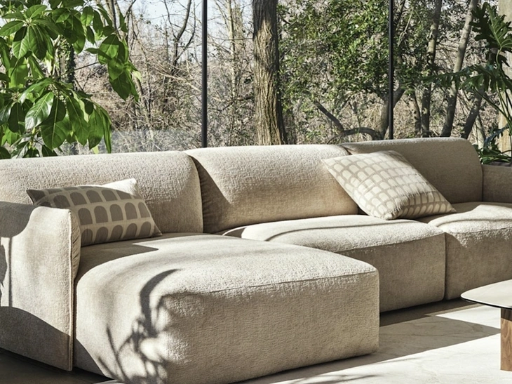 Divano con penisola Axis di Calligaris