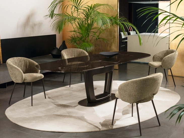 Sedia Anime in tessuto imbottito con gambe in metallo di Calligaris