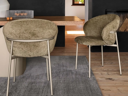 Sedia in tessuto con gambe in metallo Oleandro di Calligaris