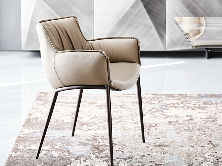 Sedia in pelle morbida imbottita Rhonda di Cattelan Italia