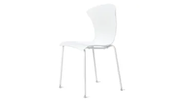 Sedia impilabile Glossy Pop con scocca in policarbonato e gambe in metallo di Veneta Cucine
