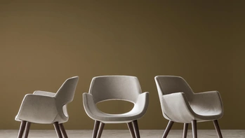 Sedia Logan in tessuto imbottito di Maronese