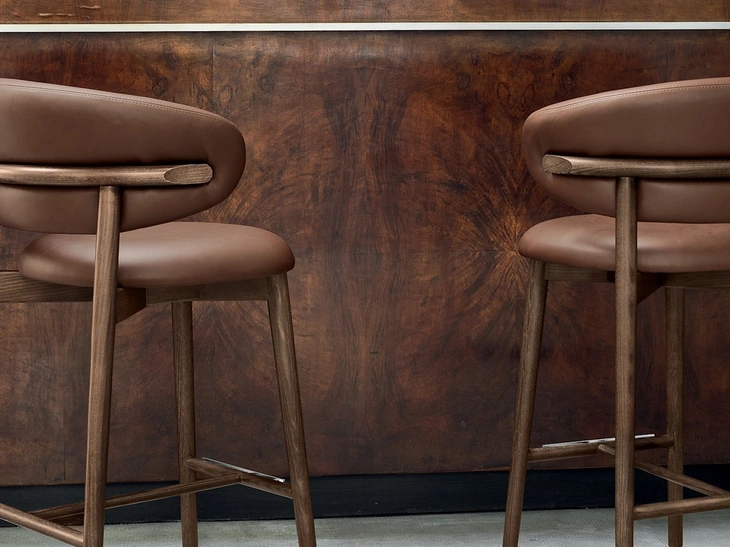 Sgabello in pelle Oleandro di Calligaris