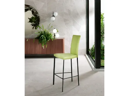 Sgabello Slim con seduta rivestita in pelle di Riflessi