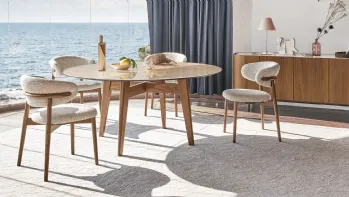 Tavolo rotondo in ceramica con struttura in legno massello Abrey di Calligaris