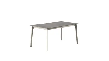 Tavolo Ares con piano in laminato e base in metallo di Veneta Cucine
