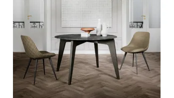 Tavolo rotondo Magic con top in laminato e gambe in massello di Frassino verniciato di Arredo3