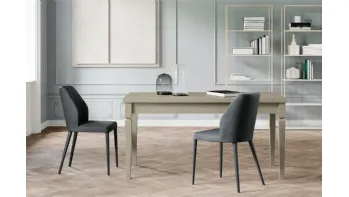 Tavolo Torino Fisso con top in legno impiallacciato e gambe in massello di Arredo3