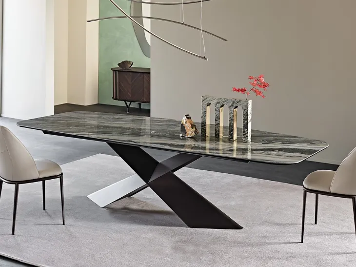 Tavolo con base in metallo e piano in ceramica Tyron Keramik di Cattelan Italia