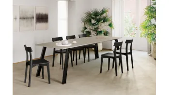 Tavolo allungabile Sky con top in laminato e base in metallo verniciato di Arredo3