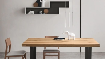 Tavolo Strong in legno massiccio di Maronese