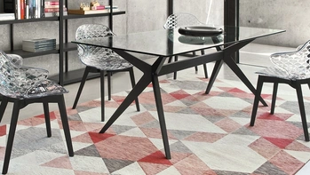 Tavolo con piano in vetro e struttura in legno massello Tokyo di Calligaris