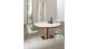 Tavolo rotondo Tower in ceramica e legno di Riflessi