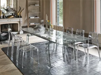 Tavolo rotondo in vetro temprato trasparente e base in legno di faggio tinto noce Mikado di Connubia