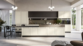 Cucina Classica in frassino bianco con isola Asolo di Arredo3