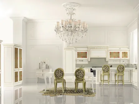 Cucina Classica angolare Mirabeau in laccato Bianco di Veneta Cucine