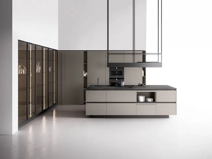 Cucina Moderna Anice 05 in laccato opaco Arena con top in laminam Ossido Nero di Valdesign