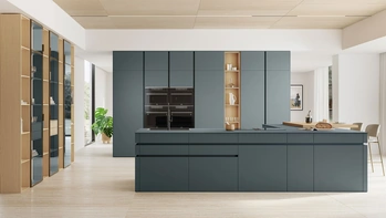 Cucina Moderna con isola Iconica 01 di Veneta Cucine