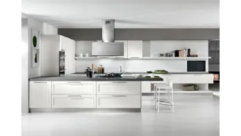 Cucina Moderna Itaca angolare a ferro di cavallo in legno massello di Frassino laccato Bianco a poro aperto di Arredo3