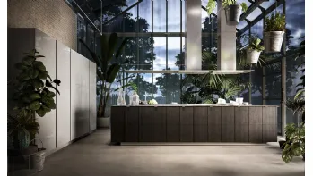 Cucina Moderna Maggiorana 05 finitura Olmo Carbone e laccato lucido Arena con top in marmo Marquinia Nero di Valdesign