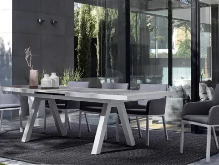 Tavolo in ceramica e Sedie imbottite Lunar di Bizzotto