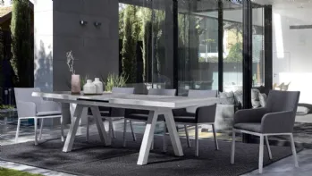 Tavolo in ceramica e Sedie imbottite Lunar di Bizzotto