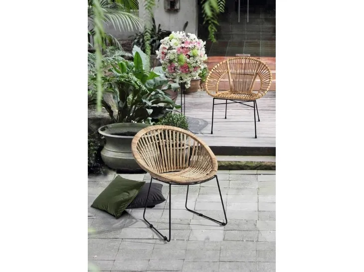 Poltroncina impilabile in rattan Tolima di Bizzotto