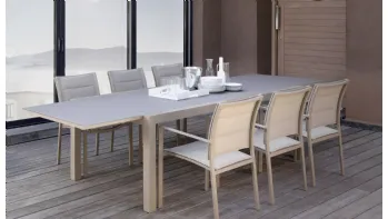 Tavolo allungabile in vetro e alluminio con sedie in tessuto e alluminio Touch di Talenti